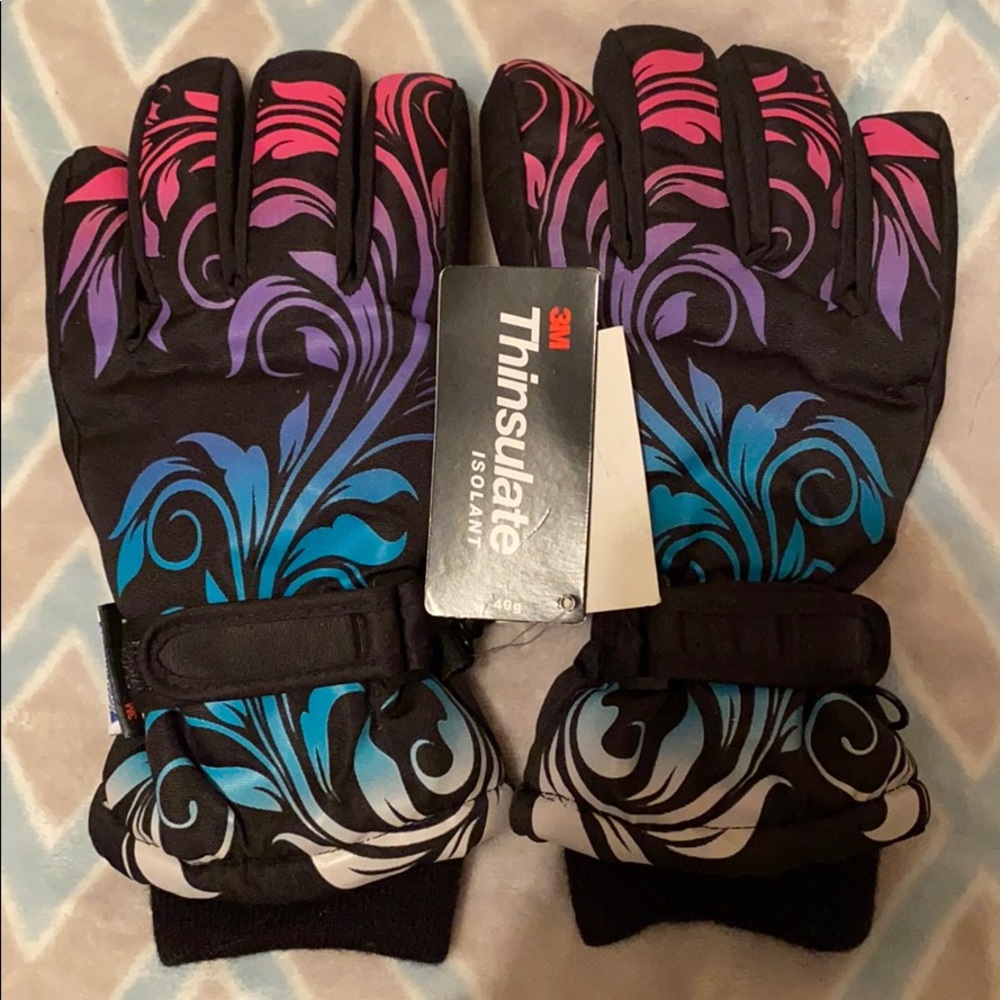 Kid 3M Thinsulate snow gloves BRAND NEW size 10/12